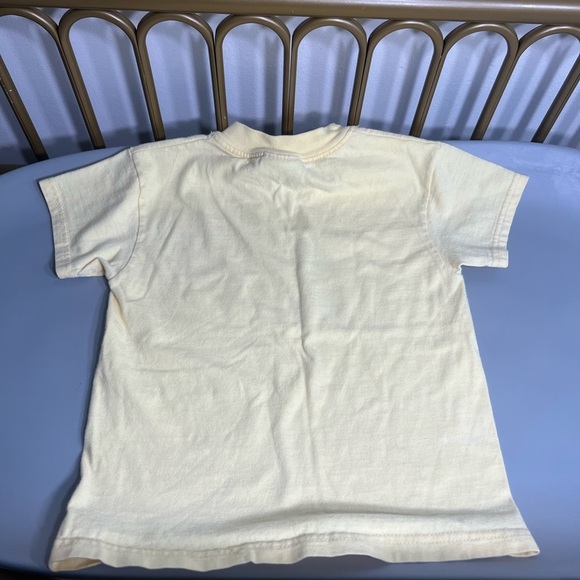 Vintage 100% cotton made in the USA 90s single stitch Yellow Graphic T-Shirt - Picture 4 of 4